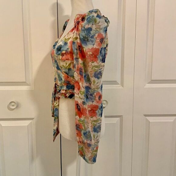 VICI x Fate Blue Pink Floral Cropped Ruffle Wrap Top Small New - Picture 4 of 12